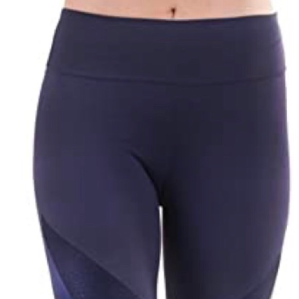 Liquido snake leggings